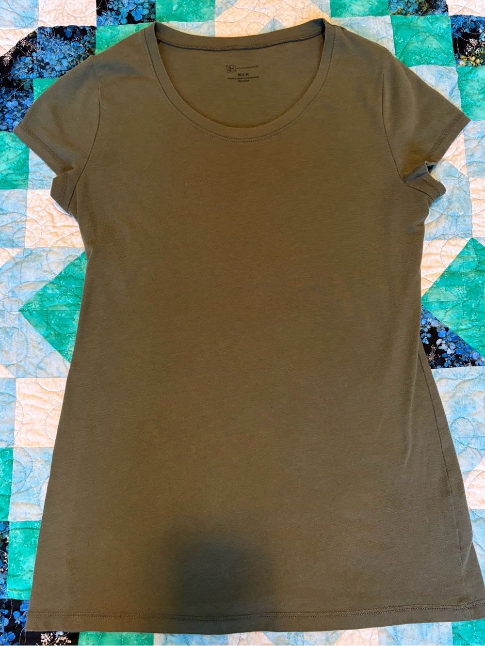 NO BOUNDARIES- Green Tee